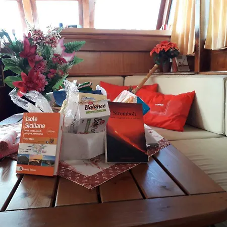 Osman Aga Bateau-hôtel Palerme