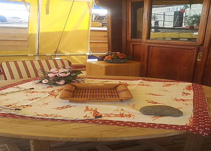 Bateau-hôtel Osman Aga Palerme