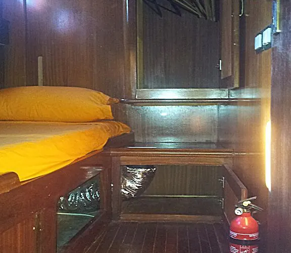 Osman Aga Bateau-hôtel Palerme