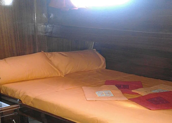 Bateau-hôtel Osman Aga