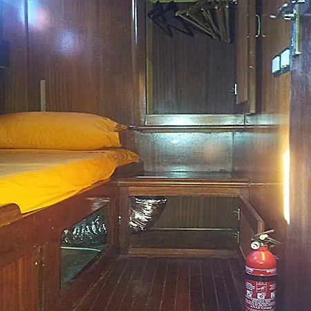 Osman Aga Úszó hotel Palermo