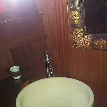 Osman Aga Úszó hotel